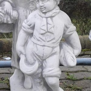 Kisfiú sarlóval