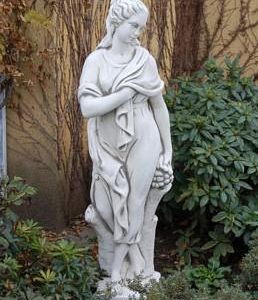 Női szobor fatörzs mellett 140cm