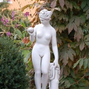 Aphrodité almával 61cm