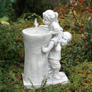 Csobogó gyerekekkel